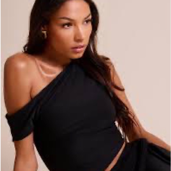 VICI BOUTIQUE MARLENE VERSATILE BLOUSE IN BLACK! - Picture 10 of 12